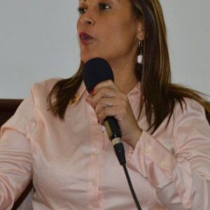 Zulia: Ex Alcaldesa Betty Cifuentes viuda de Zuleta desmiente que haya abandonado Venezuela, sólo se tomo unas pequeñas vacaciones Escuche Audio