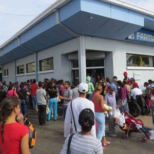 Crisis salarial no distingue: Trabajadores de Farmatodo reclaman y amenazan con seguir protestas