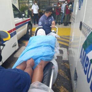 Insólito aunque usted no lo crea: Hospital Coromoto de Maracaibo negó atención médica urgente a lesionados de Protección Civil mientras cumplian sus labores Vea Vídeos y fotos