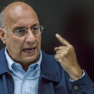 Denuncia Diputado (2015) Dávila: 40% de los presos venezolanos come una vez al día