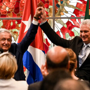 La Columna de Oppenheimer: El nuevo romance de México con Cuba 
