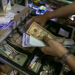 Venezuela apuesta por la «desdolarización» para reimpulsar su economía