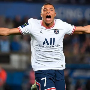 ¡Ultima hora! Mbappé se queda| Kylian rechaza al Real Madrid y renovará por el PSG