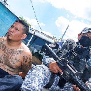 Presidente de El Salvador Bukele niega impacto de denunciada negociación con pandillas