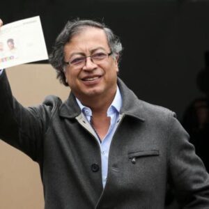 La columna de Oppenheimer: ¿Habrá una fuga de capitales en Colombia? 