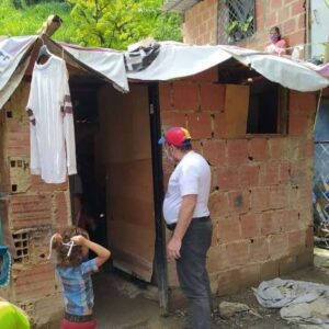 Develan que 20% de casas en barrios de Petare son de madera y no tienen baños sino letrinas