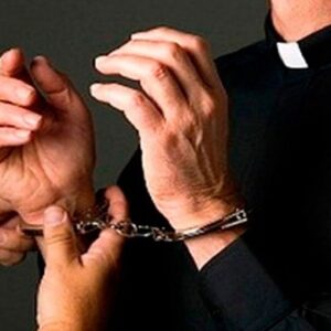 ¡Ultima Hora! Por estar implicado en abuso a menores suspenden a reverendo en Lara.   ¿Justicia divina o escarnio público?