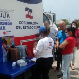 Gobernación del Zulia refuerza puntos de vacunación con clínicas móviles