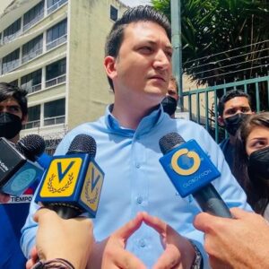 Luis Palocz denuncia escasez de papeleras en Chacao: “Cumplan con el 178 de la Constitución»
