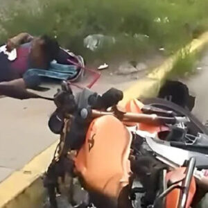 ¿Qué hacen las autoridades policiales?: Niño de cinco años muere en choque de motos en Maracaibo por imprudencia de conductores