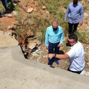 Gobernación del Zulia atiende fallas de borde de la Circunvalación Número 1