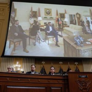 La columna de Oppenheimer: La democracia en Estados Unidos está en riesgo