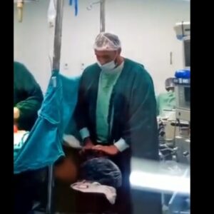 Brasil: Doctor anestesiólogo comete delito sexual en pleno quirófano, ya está en la cárcel. (Video no apto para menores)