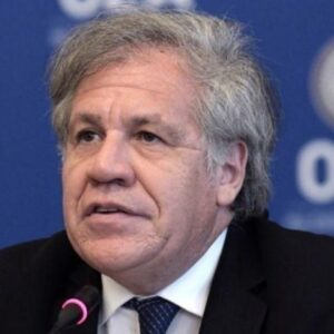 El retroceso de Almagro: Plantea una «cohabitación con contrapesos»