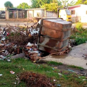 MARACAIBO | Se desborda la cañada del barrio Zulia al oeste de Maracaibo
