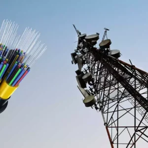 Robo de 700 metros de FIBRA ÓPTICA deja en tierra a más de 7.000 viajeros