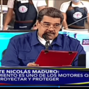 Maduro adelanta de nuevo las fiestas navideñas