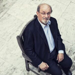 Nuevo ataque: Salman Rushdie está conectado a un respirador y podría perder un ojo tras el ataque