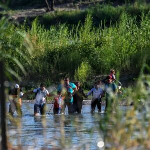 Tragedia: Ocho migrantes se ahogaron en el Río Grande y CBP logró rescatar vivos a otros 37