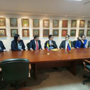 Con el visto bueno del gobierno de Petro: Régimen de Maduro reasume empresa Monómeros