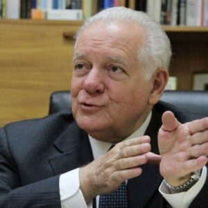 Ex candidato Eduardo Fernández: Es primordial conseguir un candidato por consenso y acabar con la guachafita de la confrontación