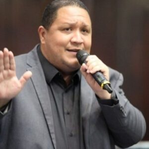 Éramos muchos y parió la abuela: José Brito dice que será candidato presidencial sin ir a las primarias