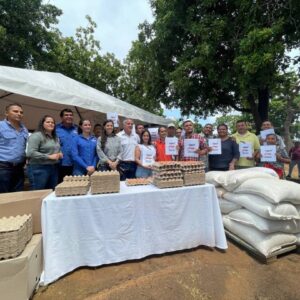 Zulia: «Gobernación certifica programas de impulso a la producción avícola y apícola»
