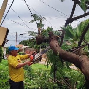 Gobernación del Zulia despliega equipos de atención ante contingencia por fuertes lluvias en la región