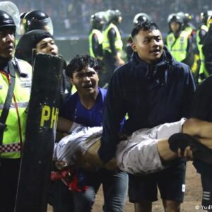 EXPLOSIÓN DE VIOLENCIA en Indonesia: al menos 174 muertos luego de partido de fútbol