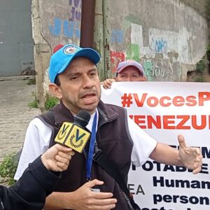 Vecinos de El Junquito cierran calle en el Km7 protestando por tener más de 8 meses sin agua (+Fotos y video)