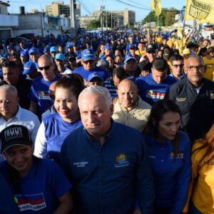 El alcalde Gustavo Fernández lideró una caminata con todos los partidos: San Francisco rememora el triunfo de la esperanza del pasado 21-N