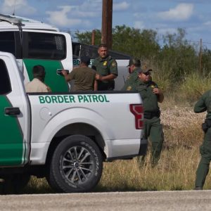 ATENCIÓN para los que planean volver a intentarlo: Título 42 seguirá en la frontera para expulsión de inmigrantes hasta nuevo aviso del Gobierno de Biden