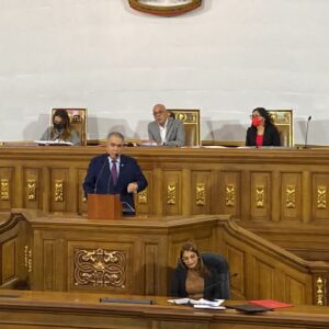 Luis Eduardo Martínez a la mayoría oficialista: “No tengan miedo a la consulta popular, que en referéndum se decida el nuevo modelo de Estado de Venezuela”￼