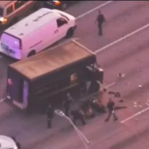 The New Herald recuerda: Los mataron por estar en el lugar y momento equivocados en un tiroteo de película ¿Quién apretó el gatillo?