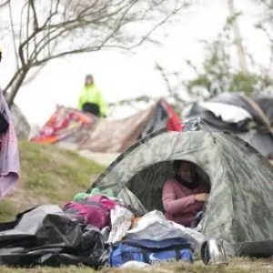 Corte Suprema de Estados Unidos mantiene polémico TÍTULO 42