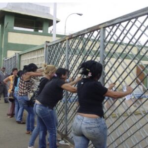 Zulia: Presos del retén El Marite secuestran a la directora y cuatro custodios para exigir traslados