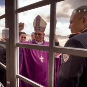 AUNQUE USTED NO LO CREA: Un obispo CATÓLICO Y ROMANO, participó en la inauguración de una capilla en el centro de torturas del SEBIN El Helicoide
