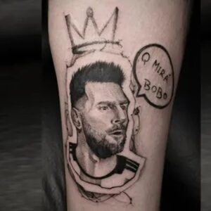 Un hincha argentino se tatuó la frase «¿Qué mirás bobo?» y fue viral (+Video)