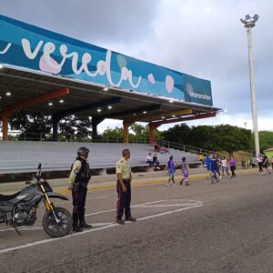 Marabinos sienten seguridad al caminar en la Vereda del Lago