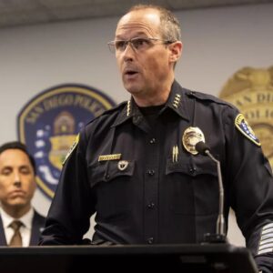EEUU: Una operación acaba con una presunta red criminal de San Diego vinculada a grupos de supremacía blanca