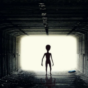 Misterios: Un ‘viajero del futuro’ predice la llegada de los extraterrestres a la Tierra en 2023