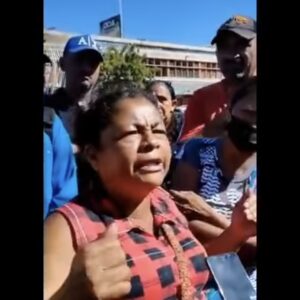 Comerciantes informales del MERCADO LAS PULGAS Enfrentados con Alcaldía de Maracaibo por desalojo INCONSULTO