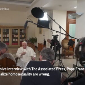 Polémica Entrevista de AP al Papa Francisco: «La homosexualidad no es un crimen pero sí es un pecado»