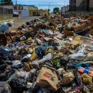 DEMOLADORA Editorial del diario Versión Final: ¡Qué basura el negocio de la basura!