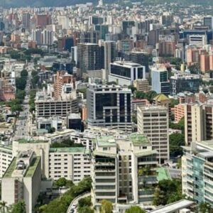 #HECHOENREVOLUCIÓN DOS VENEZUELA: La mayoría continúa sufriendo las consecuencias de muchos años de contracción económica, un barrio de Caracas vive un boom inmobiliario