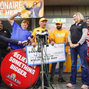 Polémica: Acusan al ganador de dos mil millones de dólares del Powerball de robarse el ticket