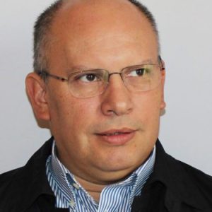 JUSTICIA TARDA pero llega: España ordena bloquear cuenta del viceministro chavista Nervis Villalobos en Luxemburgo