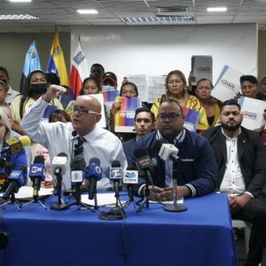 EN MARACAIBO: Concejales Bermúdez y Ponne denunciaron estafa masiva a 569 Comerciantes por el ex alcalde Casanova