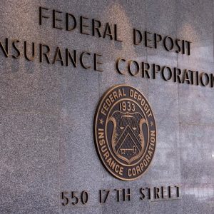 ENTÉRESE Caso Silicon Valley Bank: qué sabemos sobre la quiebra de los bancos en EEUU