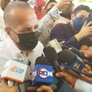 Manuel Rosales durante visita en el SUR DEL LAGO de Maracaibo denuncia situación del Hospital Juan de Dios Vea Vídeo